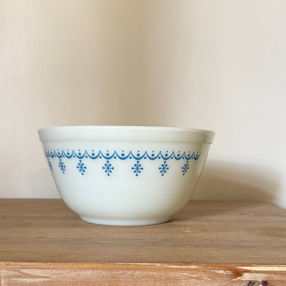 Pyrex Classic White Bowl with Blue Design